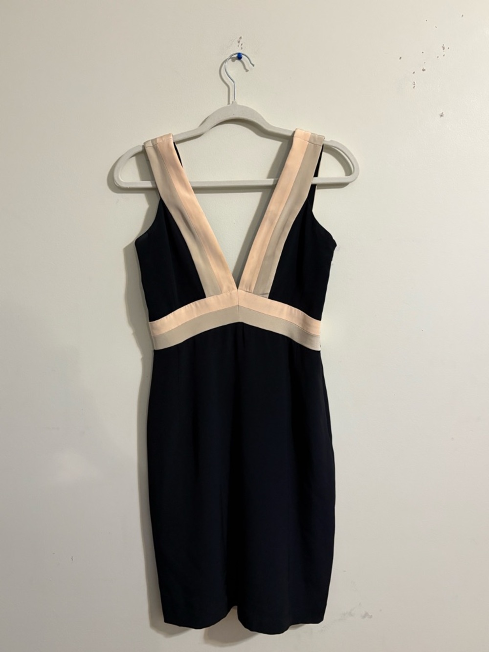 Abaete’ dress Black V-Neck‎ Nude Trim sleeveless women’s SZ 6 side zip mini